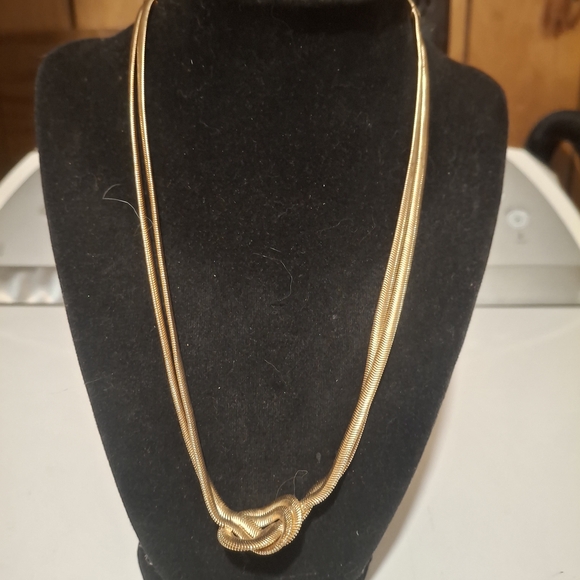 Elegant Gold Knot Necklace - Picture 2 of 4